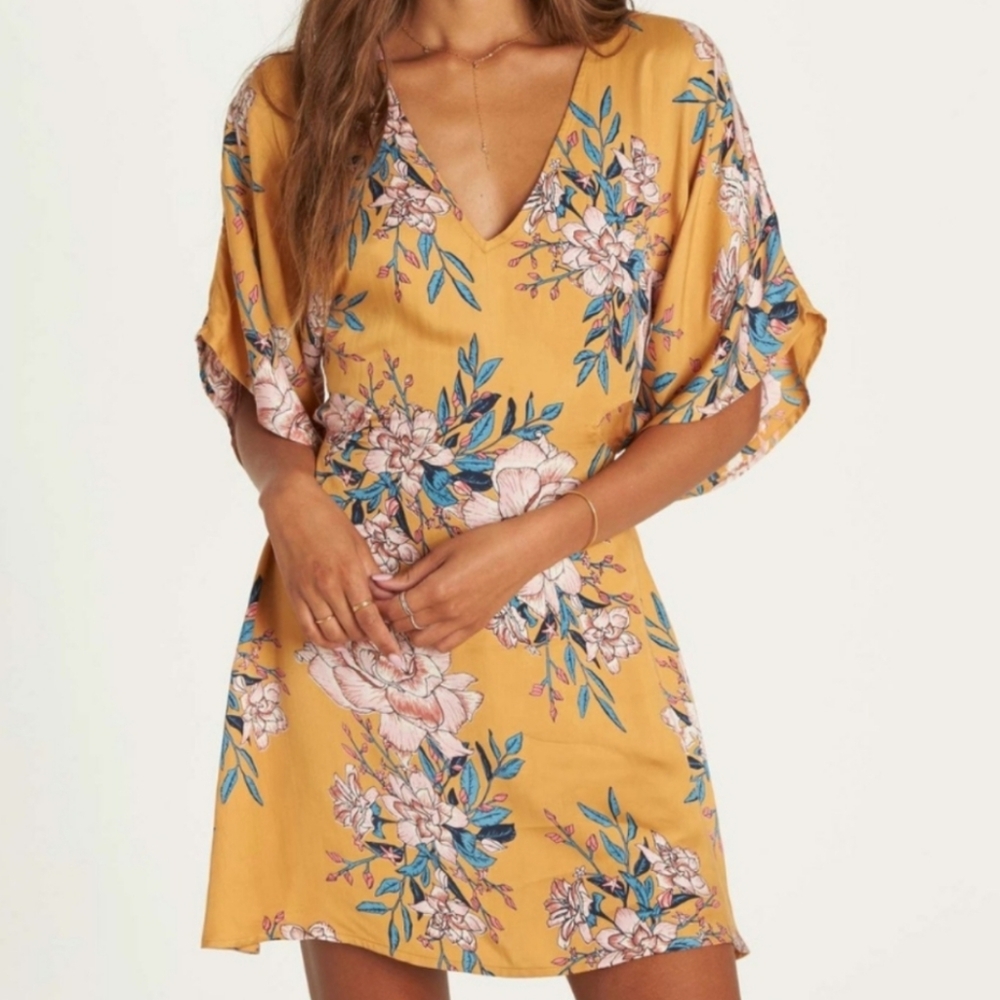 Billabong Light Golden Yellow Floral Print Dress•V-Neck•Kimono Sleeves•MED🌼🏵🌸